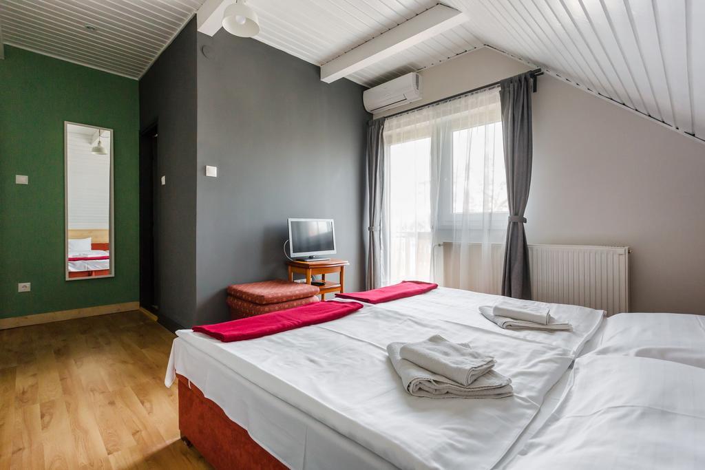 Borbaratok Panzio Otel Badacsonytomaj Dış mekan fotoğraf